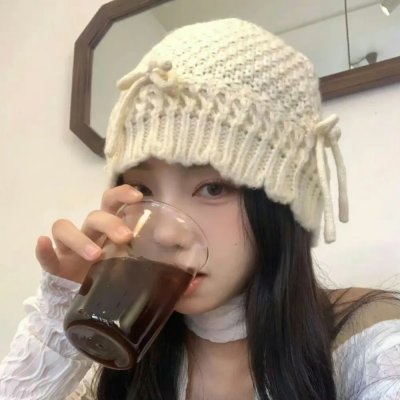 女仆们封面